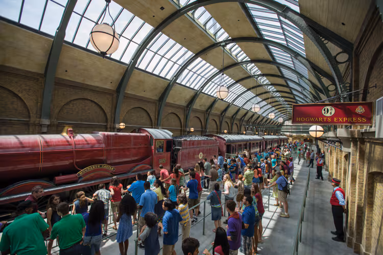 usf-kings-cross-station-universal-wide-shot-c