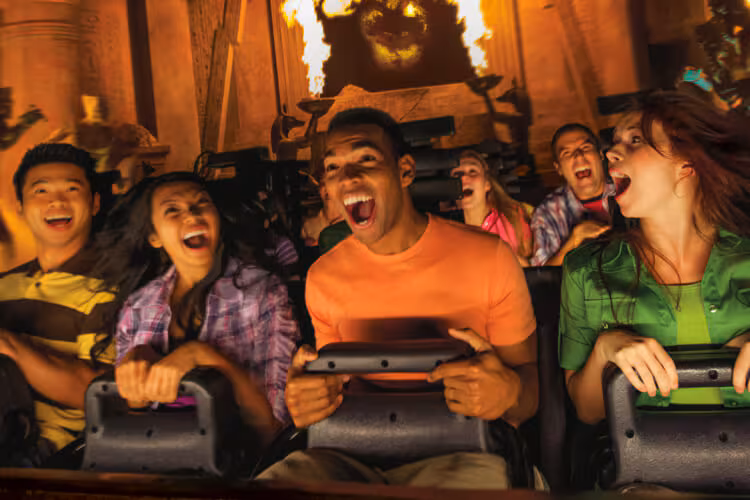 usf-revenge-of-the-mummy-ride-people-c