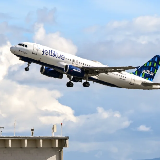 240919-jetblue-ew-212p-a2c207